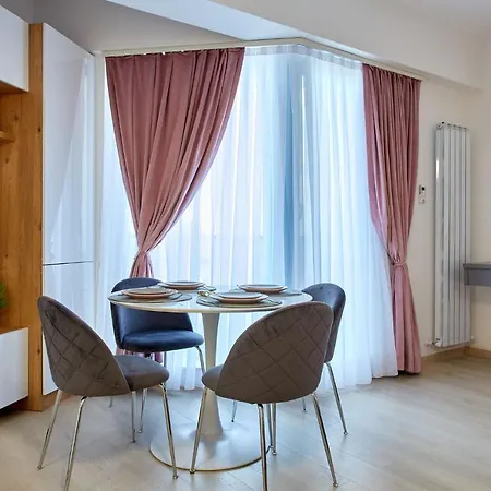 The Sea Breeze Studio Mamaia