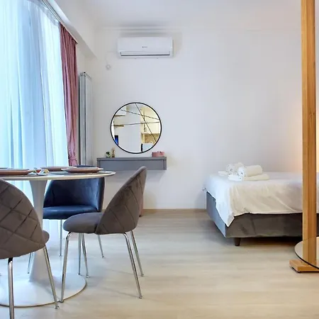 The Sea Breeze Studio * Mamaia